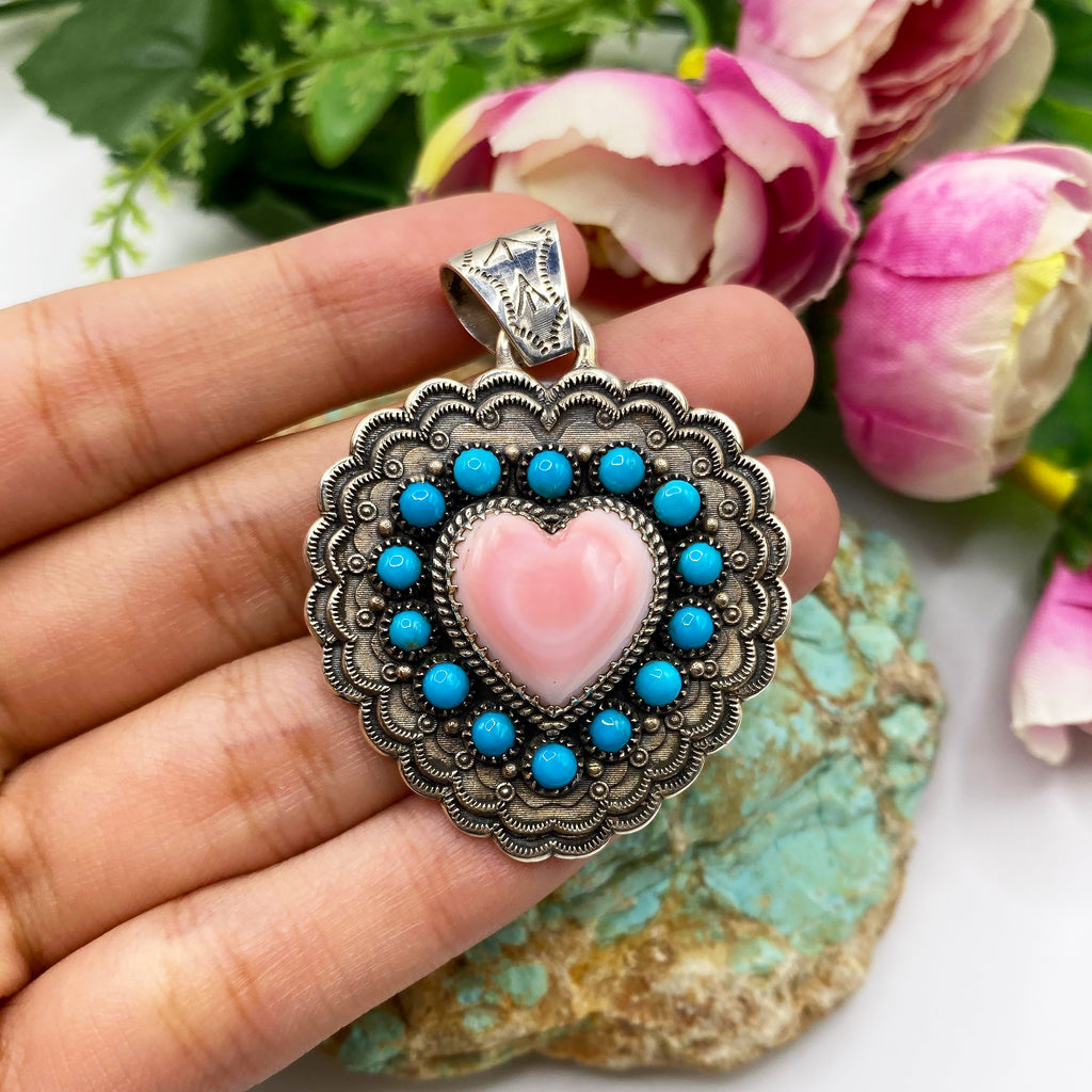 Queen’s Heart Conch & Turquoise Pendant