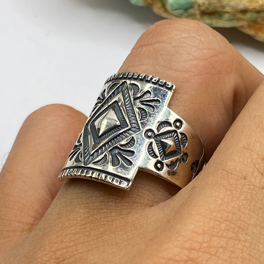 Desert Shield Engraved Ring