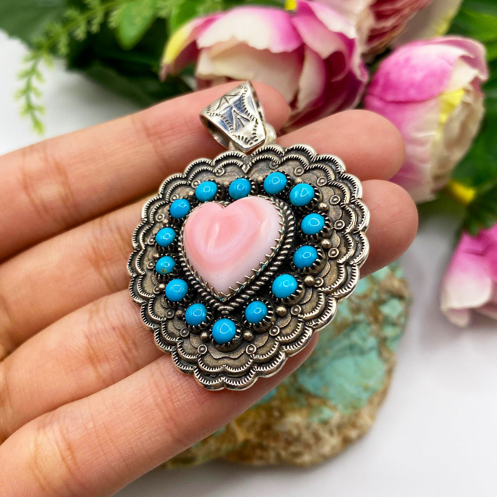 Queen’s Heart Conch & Turquoise Pendant