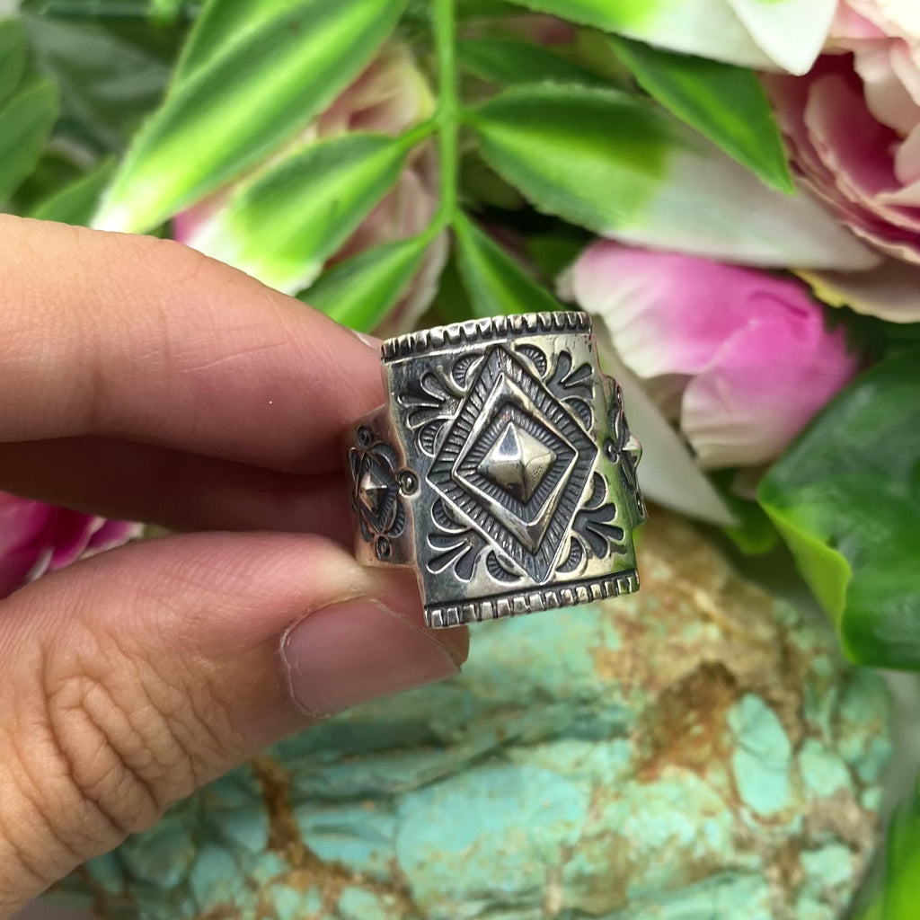 Desert Shield Engraved Ring